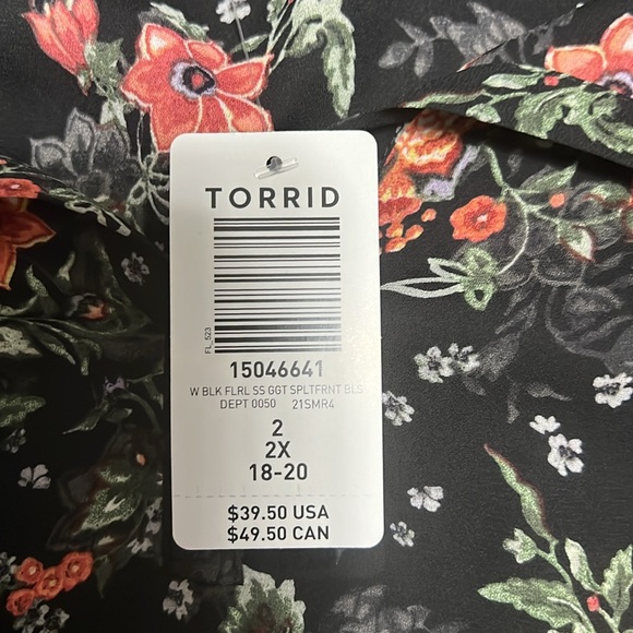 NWT Torrid high/low short sleeve floral blouse size 2 - Picture 2 of 3